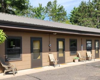 Chip-Wa Lodging Room 1 - Hayward - Edificio