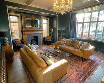 Selworthy - Luxury 3 Bedroom Apartment - Yeovil - Sala de estar