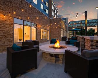 Hyatt Place Hampton Convention Center - Hampton - Patio