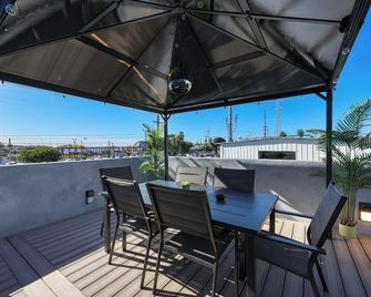Harborside Suite 12 with Hot Tub and King Beds - San Diego - Balcony