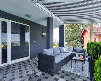 Stunning Home In Andrasevec With Sauna - Oroslavje