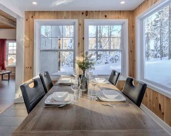 Chalet La Chouette with Private Spa Access to Ouareau Forest - Notre-Dame-de-la-Merci - Salle à manger
