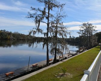 Suwannee Gables - Old Town - Outdoors view