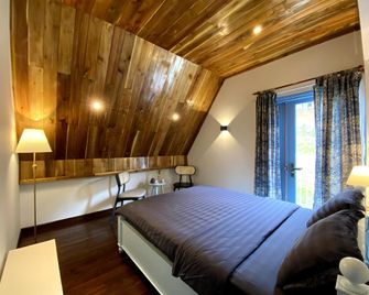 Trien Thong An Nhien Da Lat Rung Trong Pho - Dalat - Schlafzimmer