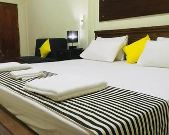 The Max Villa - נגומבו - חדר שינה