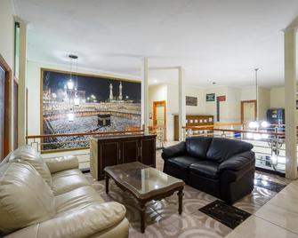 OYO 1798 Hotel 37 Syariah - Jakarta - Wohnzimmer