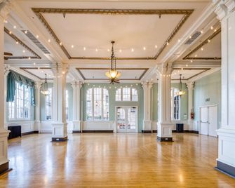 Hotel Petaluma, Tapestry Collection by Hilton - Petaluma - Salónek