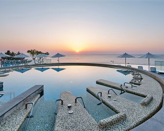 Lotte Resort Sokcho - Sokcho - Uima-allas