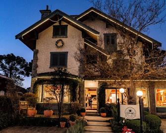Hotel Solar d'Izabel - Campos do Jordao - Gebouw