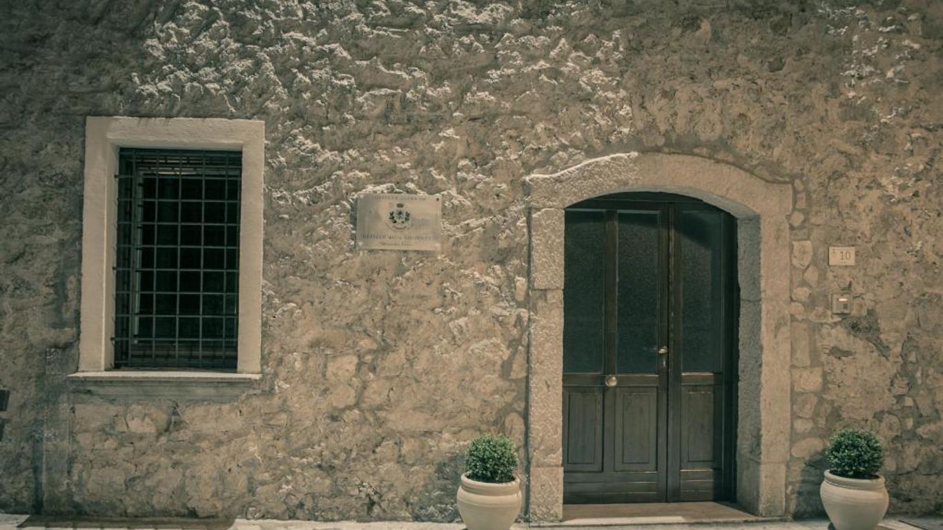 Ostello della Gioventù Massimo Troisi