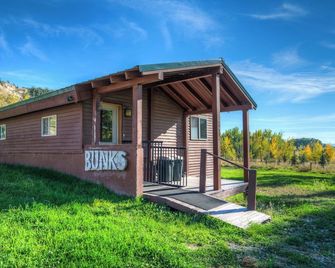Cabin in Serene Location: Close to 2 State Parks and 3 Rivers - Three Forks - Edificio