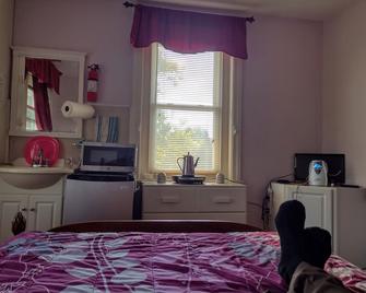 Room 2 Private Bath (Furnished) - Phoenixville - Bedroom