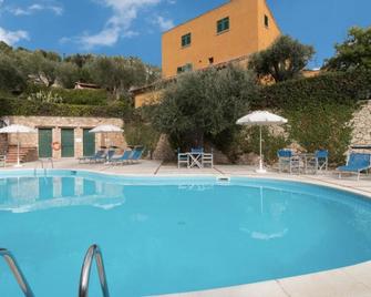 B&B Sopra il Borgo - Finale Ligure - Pileta