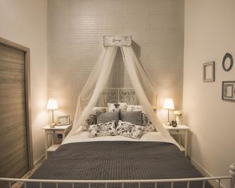 Elegant B&B - Il Vicolo storico - Salerno - Bedroom