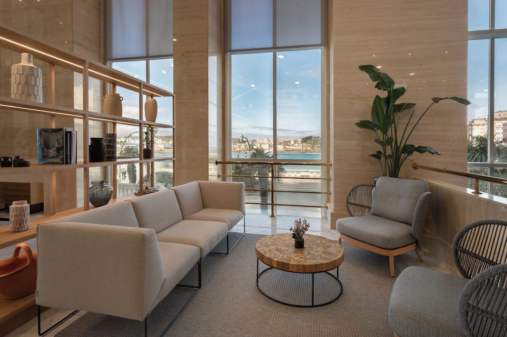 Melia Maria Pita - א קורונה - טרקלין