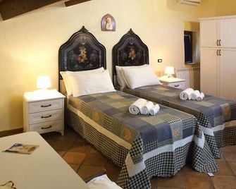 Palazzo Madeo - Residenza d' Epoca - Crosia - Camera da letto