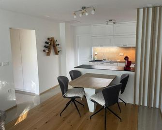 Delux Apartment Arso - Velenje - Comedor