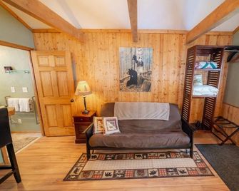 Spruce Cabin - Talkeetna