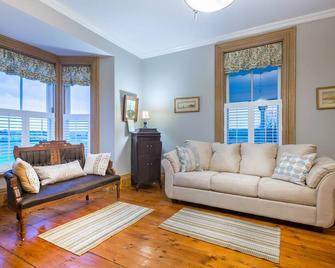 Montgomery Inn Ingleside - Stanley Bridge - Living room
