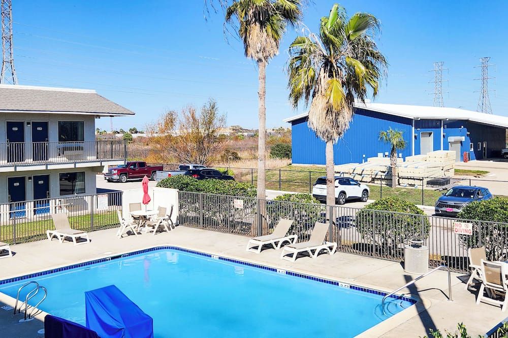 Motel 6 Galveston, TX