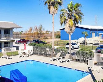 Motel 6 Galveston, TX - Galveston - Piscina
