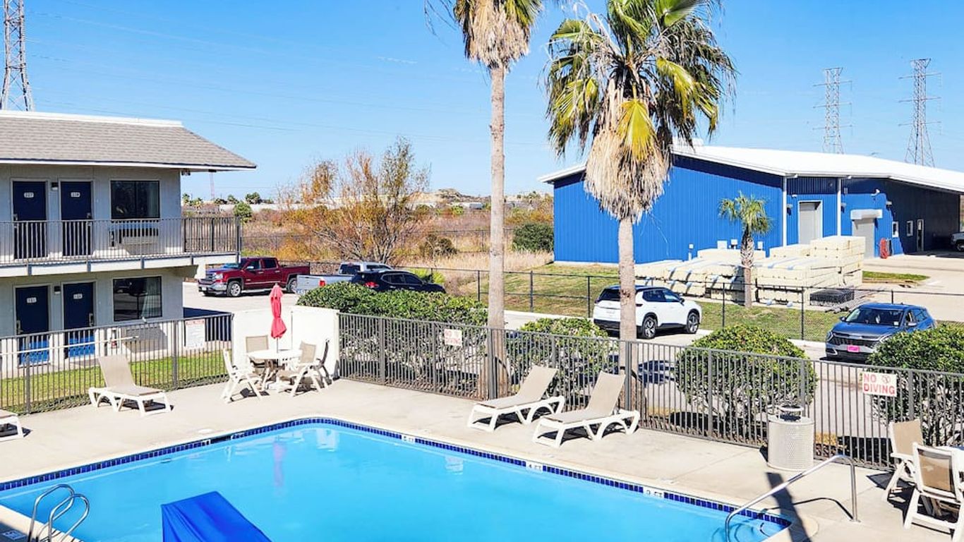 Motel 6 Galveston, TX