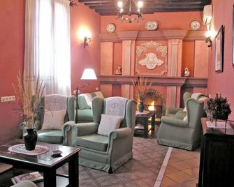 Hotel La Casa Grande del Burgo - El Burgo - Lounge