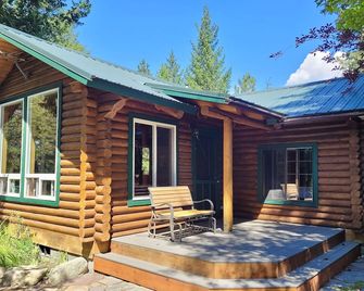 Rocky Top - Dog Friendly Cute and Cozy Log Cabin! - Winthrop - Patio