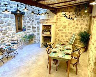 Charming rural house in the lost valley of Olba - Olba - Patio
