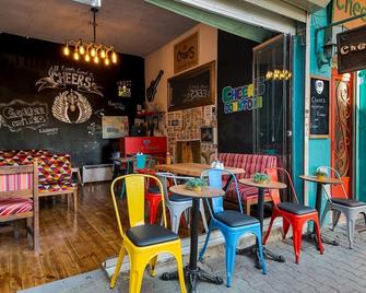 Cheers Midtown Hostel - Stambuł - Restauracja