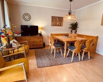 Comfortable House In Sunny Village With 3 Ski Areas In The Vicinity - Grosskirchheim - Salle à manger