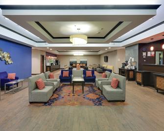 La Quinta Inn & Suites by Wyndham Denton - University Drive - Denton - Lounge