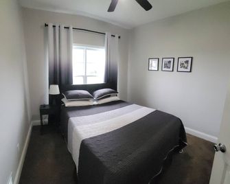 Spacious 5-bedroom house close to everything in Waukee, IA - Waukee - Bedroom