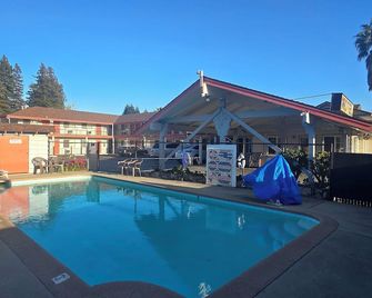 ناشيونال 9 سانتا كروز - سانتا كروز (كاليفورنيا) - حوض السباحة