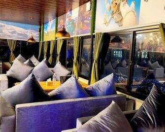 Tourist Land Resort Duplex Room with City View - Dharan - Lounge