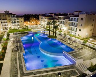 Elysia Park - Πάφος - Πισίνα