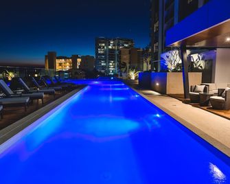 Iconic Kirra Beach Resort - Coolangatta - Pool