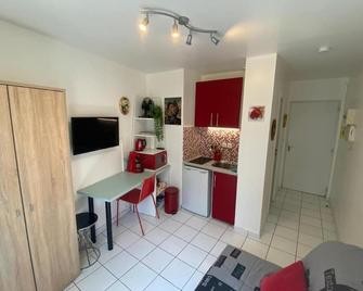 beau studio centre ville et proche gare - Bourges - Kitchen