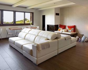Hotel Rural Gaintza - Getaria - Living room