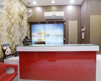 Hotel Robin Inn - Amritsar - Front desk