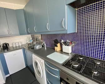 Solomons Peak Apartment - Buxton - Kitchen