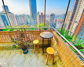 Only Cafe And Backpacker - Chongqing - Balcony
