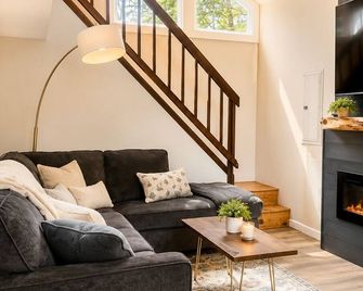 Pet-Friendly Retreat Near Hiking & Storyland - Albany - Sala de estar