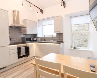 Battell Chambers - Camborne - Kitchen