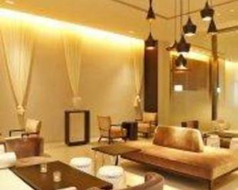 Jinjiang Inn Selected Shenzhen Huanggang Port Huangcheng Plaza - Shenzhen - Sala de estar