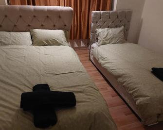 Catford Homely Home - Thornton Heath - Bedroom