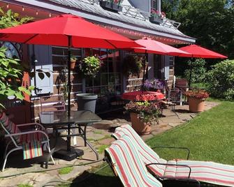 Le Petit Clocher Gite Touristique B & B - Saint-Sauveur - Patio