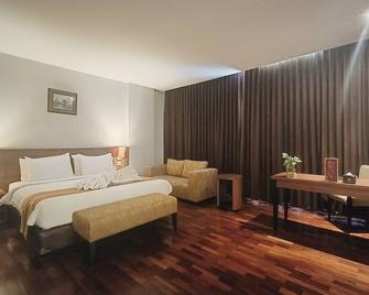 Grand Cakra Hotel Malang - Malang - Bedroom