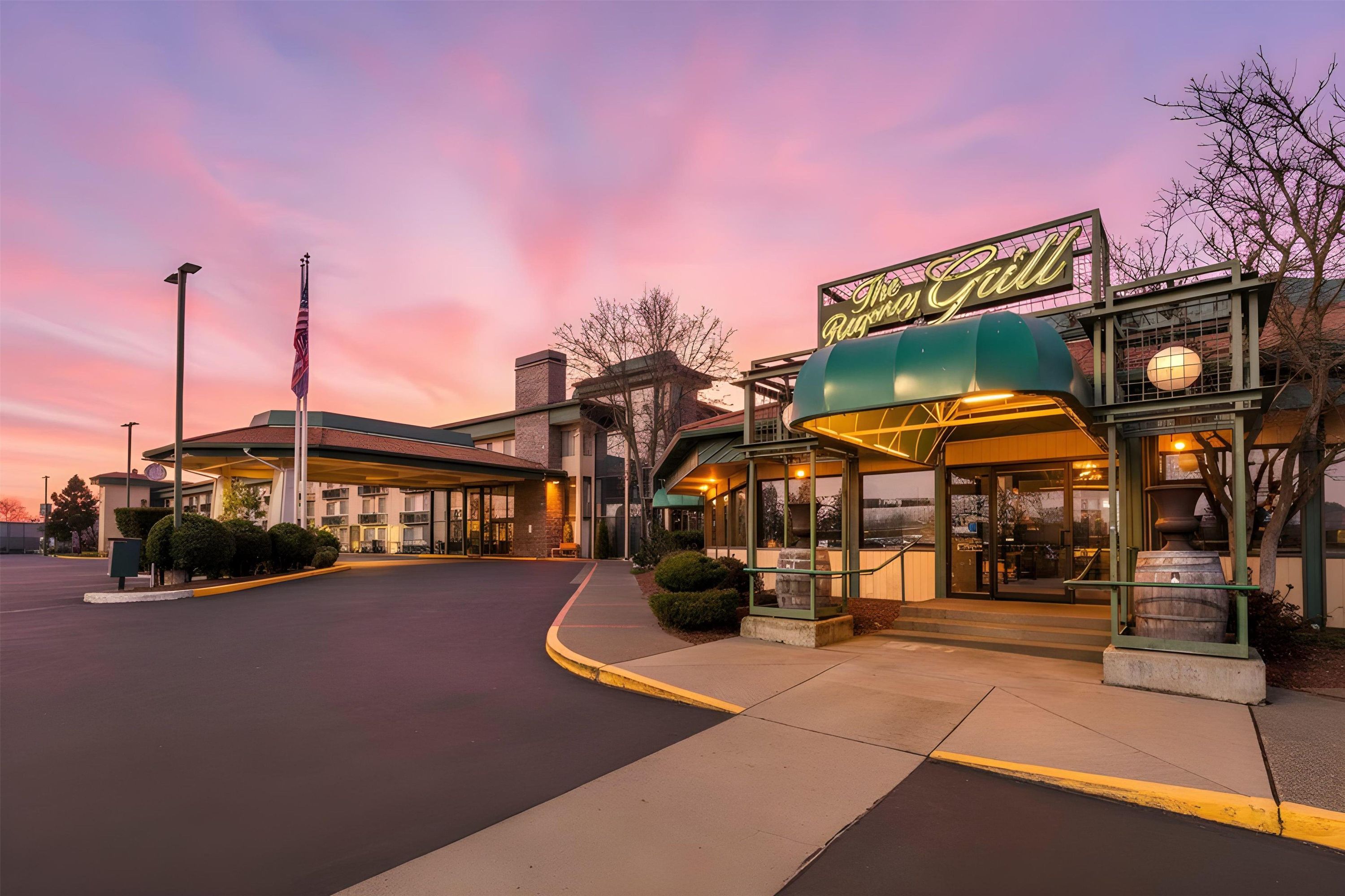Red Lion Hotel Rogue Regency Medford Airport - מדפורד - בניין