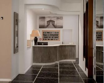 國際 C 飯店 - 卡托利卡